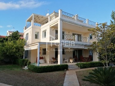 Μονοκατοικία, 320τ. μ.