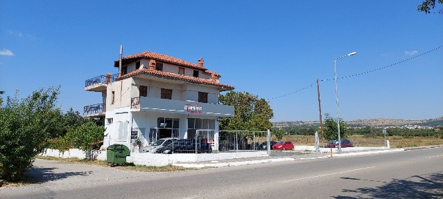 Κτίριο, 270τ. μ.