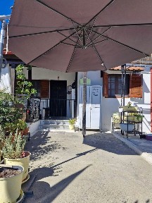 Μονοκατοικία, 50τ. μ.