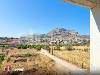 Μονοκατοικία, 370τ. μ.