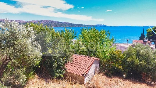Μονοκατοικία, 63τ. μ.