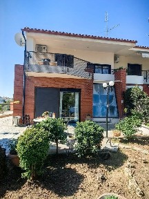 Μονοκατοικία, 242τ. μ.