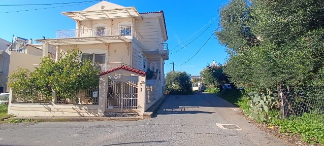 Μονοκατοικία, 275τ. μ.