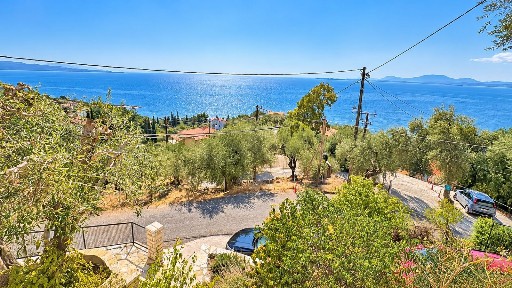 Συγκρότημα διαμερισμάτων, 150τ. μ.