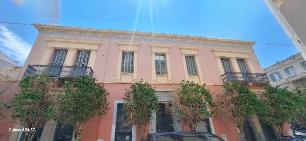 Κτίριο, 650τ. μ.