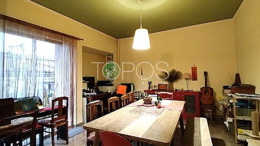 Πλατεία Δημοκρατίας, Χολαργός (Αθήνα - Βόρεια Προάστια)