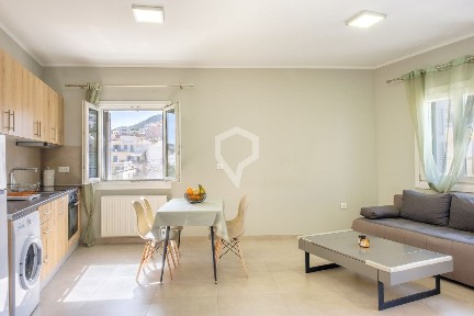 Σύρος (Κυκλάδες), Νεωρίου 23, Ερμούπολη, 84100