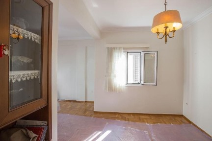 Πλατεία Αμερικής, Λεωφόρος Πατησίων - Λεωφόρος Αχαρνών (Αθήνα - Κέντρο), Μοσχονησιών 15, Αθήνα 11252