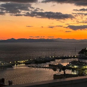 Καστέλλα, Καστέλλα - Πασαλιμάνι (Πειραιάς), Ηρακλεους 8 Καστελλα