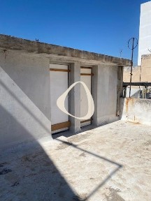 Κτίριο, 330τ. μ.