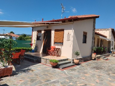 Συγκρότημα διαμερισμάτων, 400τ. μ.