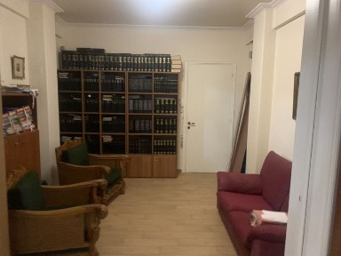 Πλατεία Κάνιγγος, Κέντρο (Αθήνα - Κέντρο), Θεμιστοκλέους 4