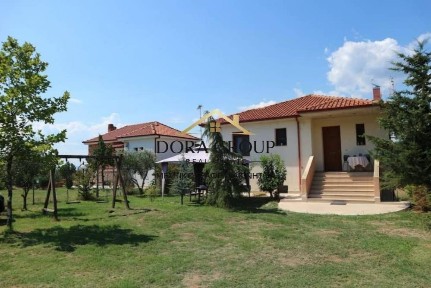 Συγκρότημα διαμερισμάτων, 150τ. μ.