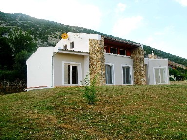 Μονοκατοικία, 200τ. μ.
