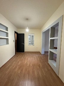 Κτίριο, 325τ. μ.