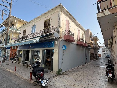 Μονοκατοικία, 210τ. μ.