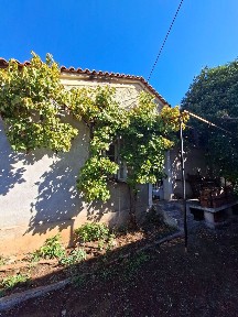Μονοκατοικία, 60τ. μ.