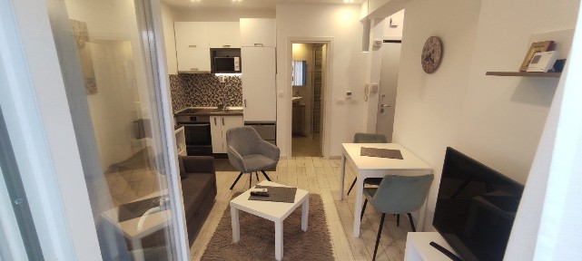Studio / Γκαρσονιέρα, 50τ. μ.