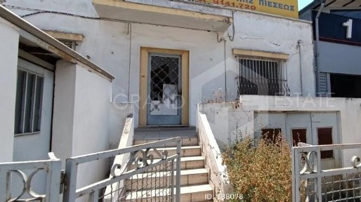Συγκρότημα διαμερισμάτων, 150τ. μ.