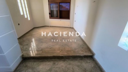 Κτίριο, 324τ. μ.