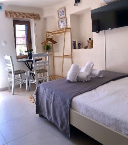 Ερμούπολη, Σύρος (Κυκλάδες), Ούλωφ Πάλμε 47, Ερμούπολη 84100