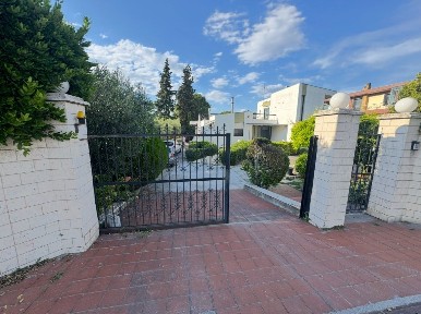 Μονοκατοικία, 348τ. μ.