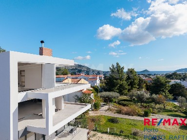 Μονοκατοικία, 347τ. μ.