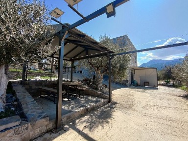 Μονοκατοικία, 288τ. μ.
