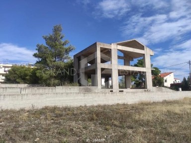 Μεζονέτα, 300τ. μ.