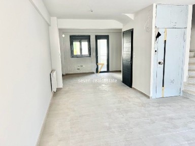Μονοκατοικία, 270τ. μ.