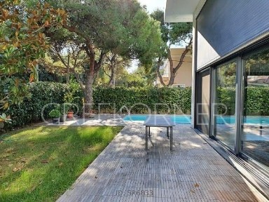 Καστρίτσα, Νέα Ερυθραία (Αθήνα - Βόρεια Προάστια)
