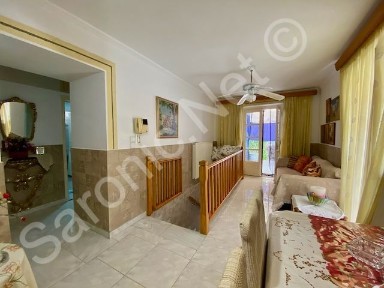 Κέντρο, Πόρος (Νησιά Αργοσαρωνικού)