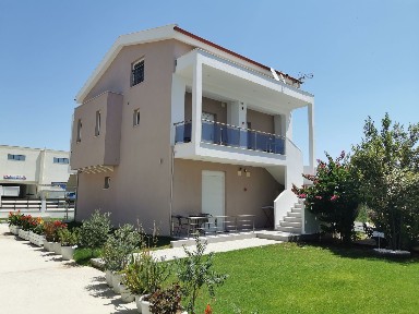 Συγκρότημα διαμερισμάτων, 700τ. μ.