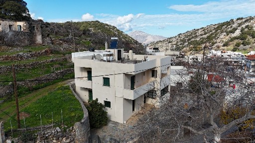 Συγκρότημα διαμερισμάτων, 426τ. μ.
