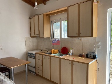 Μονοκατοικία, 80τ. μ.