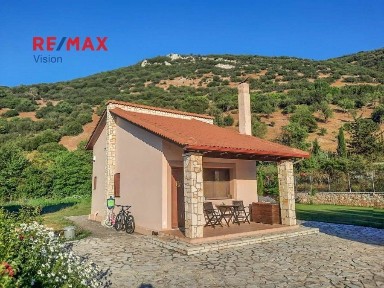Μονοκατοικία, 255τ. μ.