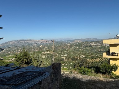 Μονοκατοικία, 76τ. μ.