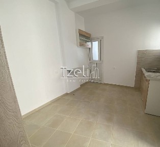 Κτίριο, 120τ. μ.