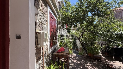 Μονοκατοικία, 90τ. μ.