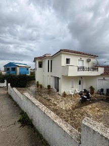 Μονοκατοικία, 180τ. μ.