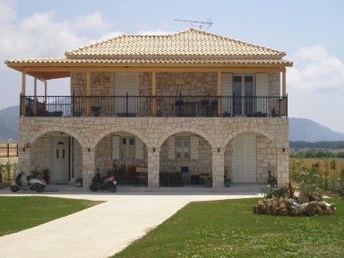 Μονοκατοικία, 200τ. μ.