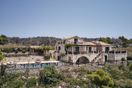 Αναφωνήτρια, Ελάτιο (Ζάκυνθος)