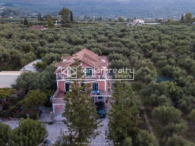 Κτίριο, 290τ. μ.