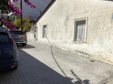 Μονοκατοικία, 80τ. μ.
