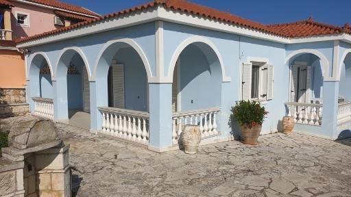 Μονοκατοικία, 203τ. μ.
