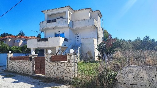 Μονοκατοικία, 123τ. μ.