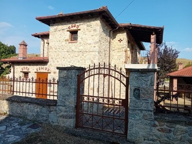 Μονοκατοικία, 150τ. μ.