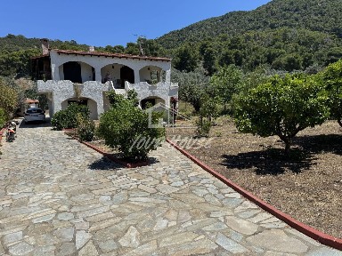Μονοκατοικία, 170τ. μ.