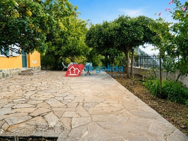 Μονοκατοικία, 92τ. μ.