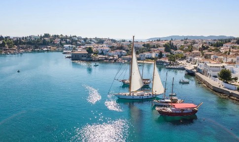 Κέντρο, Σπέτσες (Νησιά Αργοσαρωνικού), Παλιό Λιμάνι Σπέτσες